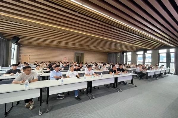 強化公司稅務、法務建設 增強風險防控能力 —浙江中立建設有限公司開展稅務和法務培訓會